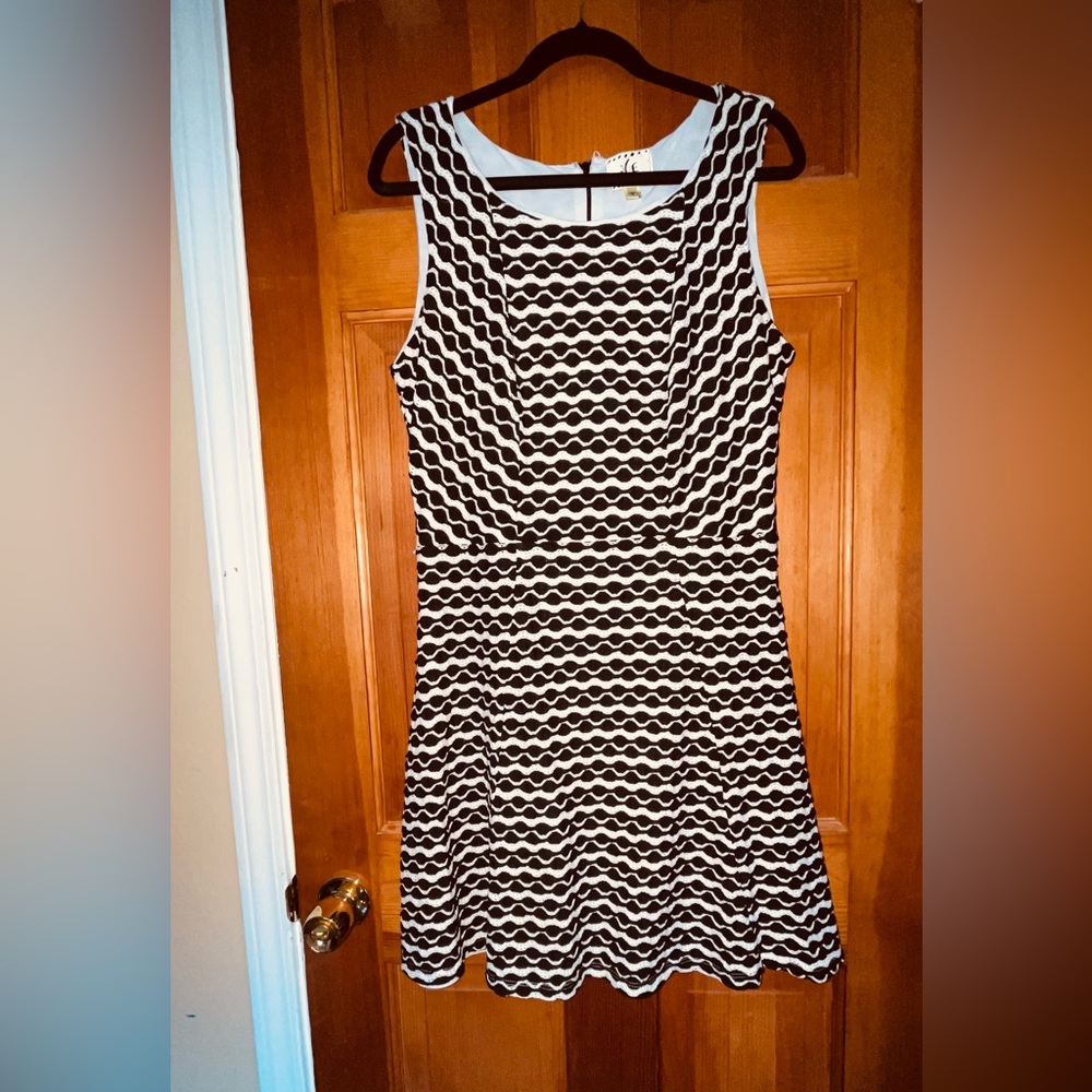 Women's size 16 Ice Black & White Sleeveless Dress